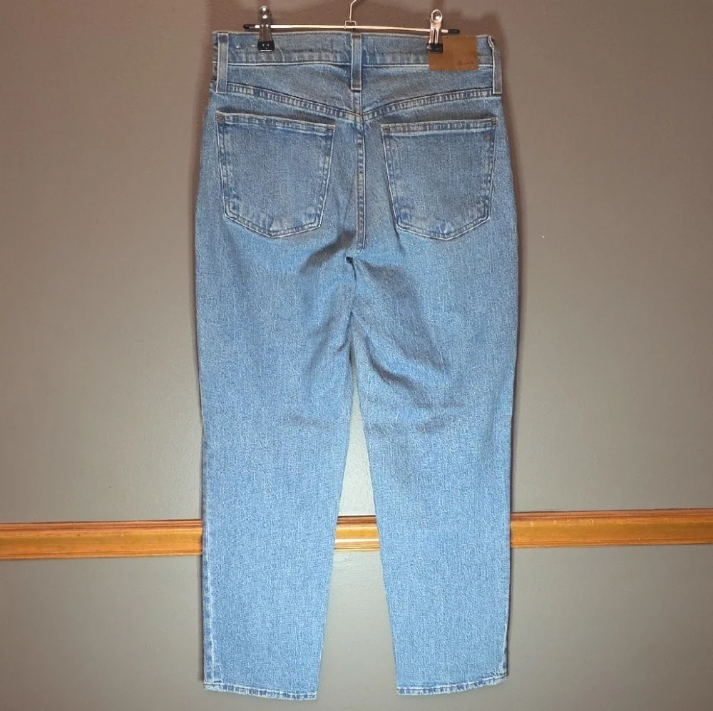 Madewell Cropped Jeans in Classic Blue - Picture 3 of 5
